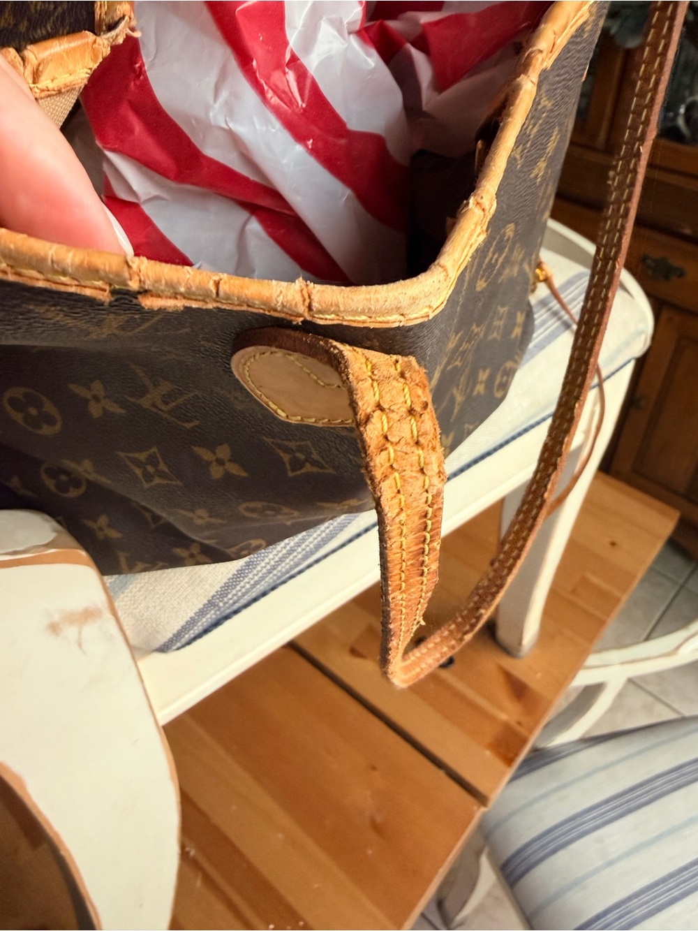 Louis Vuitton Classic Monogram Tote in Brown and Tan PROJECT - Picture 14 of 14
